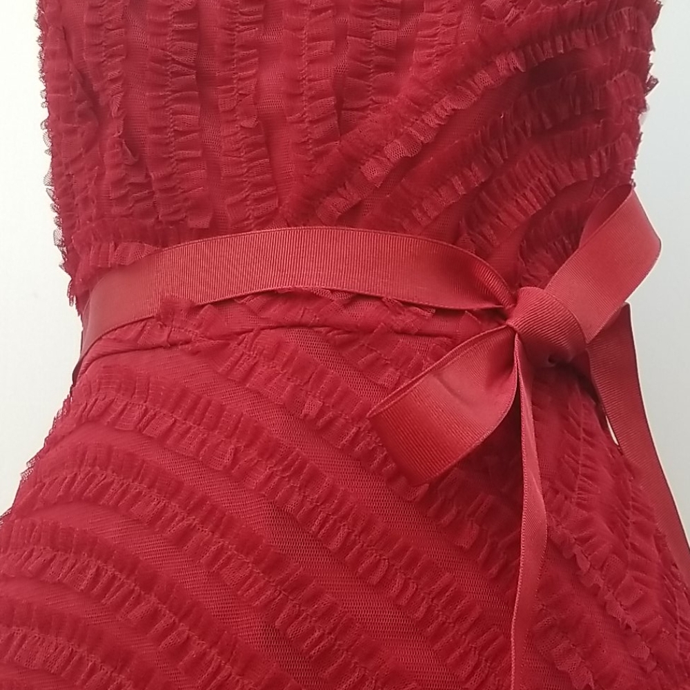 BCBG MAX AZRIA red strapless tulle dress